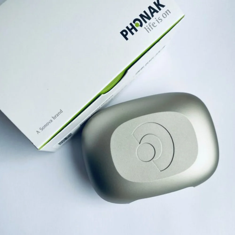 phonak case shut with boxing